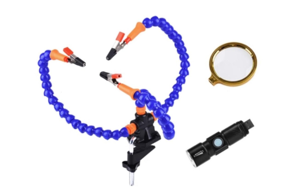 Magnifying Glass + Electric PCB Welding Flexible Blue Multifunctional (3 Holes 3 Arms + Torch) Arms