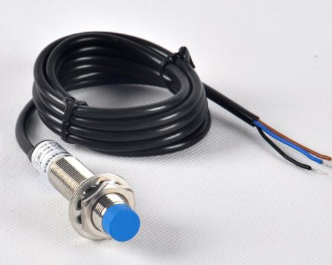 Индуктивный датчик PNP LJ12A3-4-Z/BY (DC 6-36В, 12 мм)